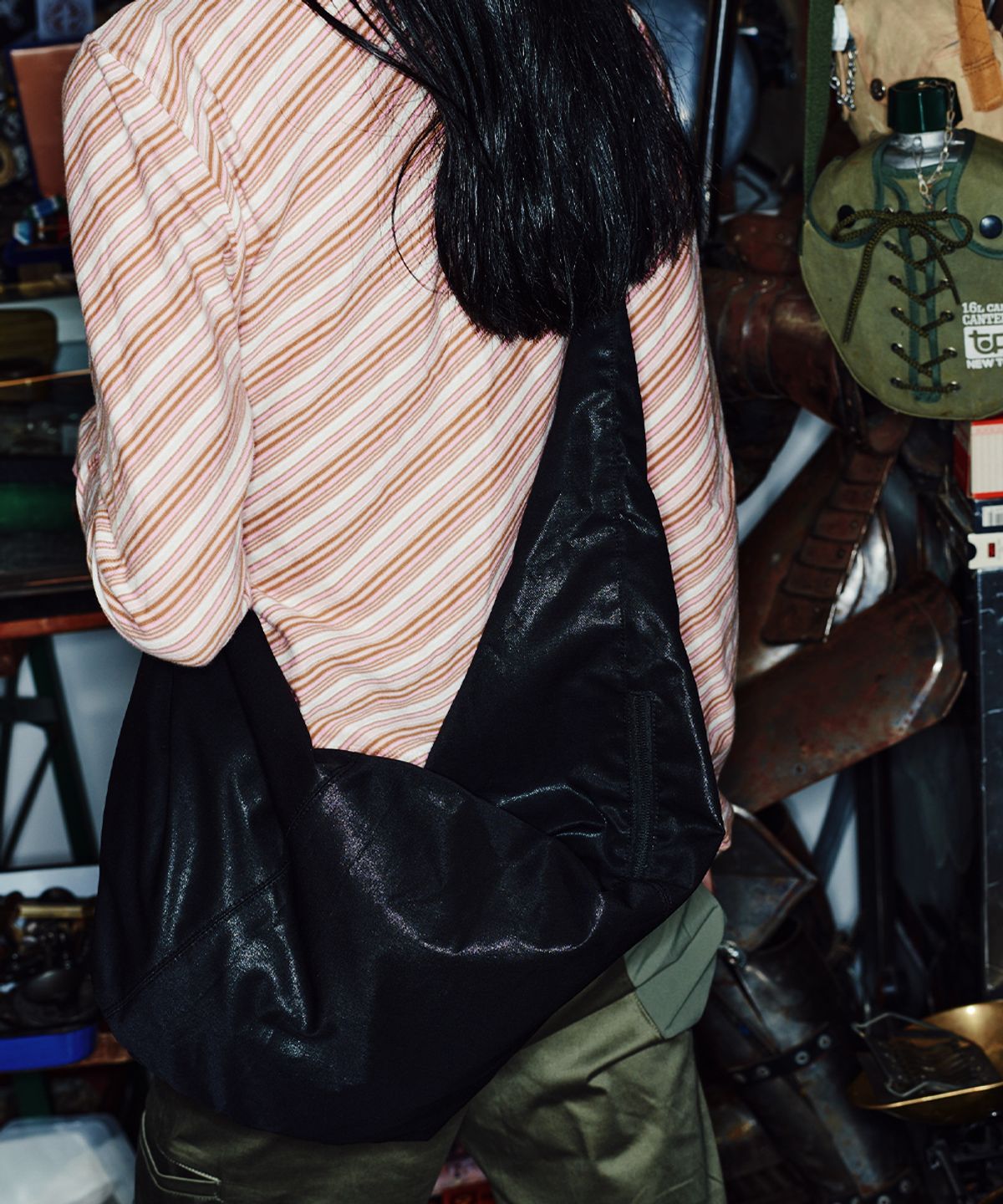 락피쉬웨더웨어(ROCKFISH WEATHERWEAR) BUCKLE HOBO BAG - 2 colors