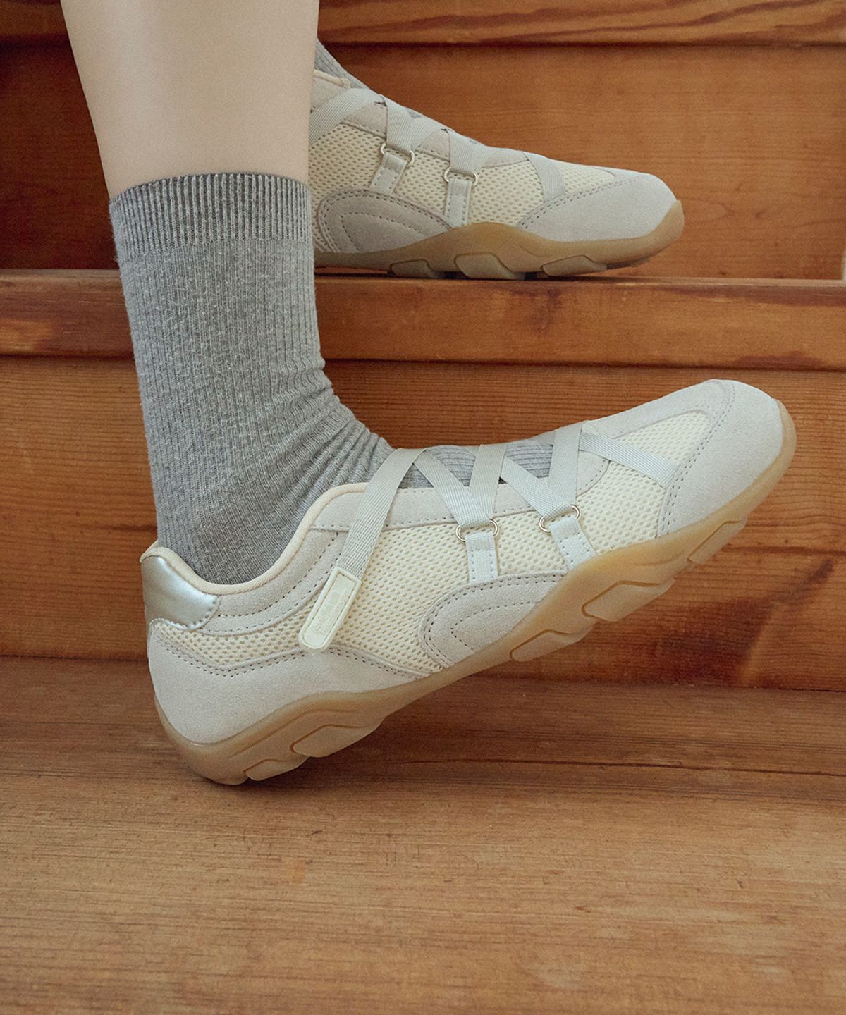 락피쉬웨더웨어(ROCKFISH WEATHERWEAR) ZANE X-STRAP SNEAKERS - CREAM