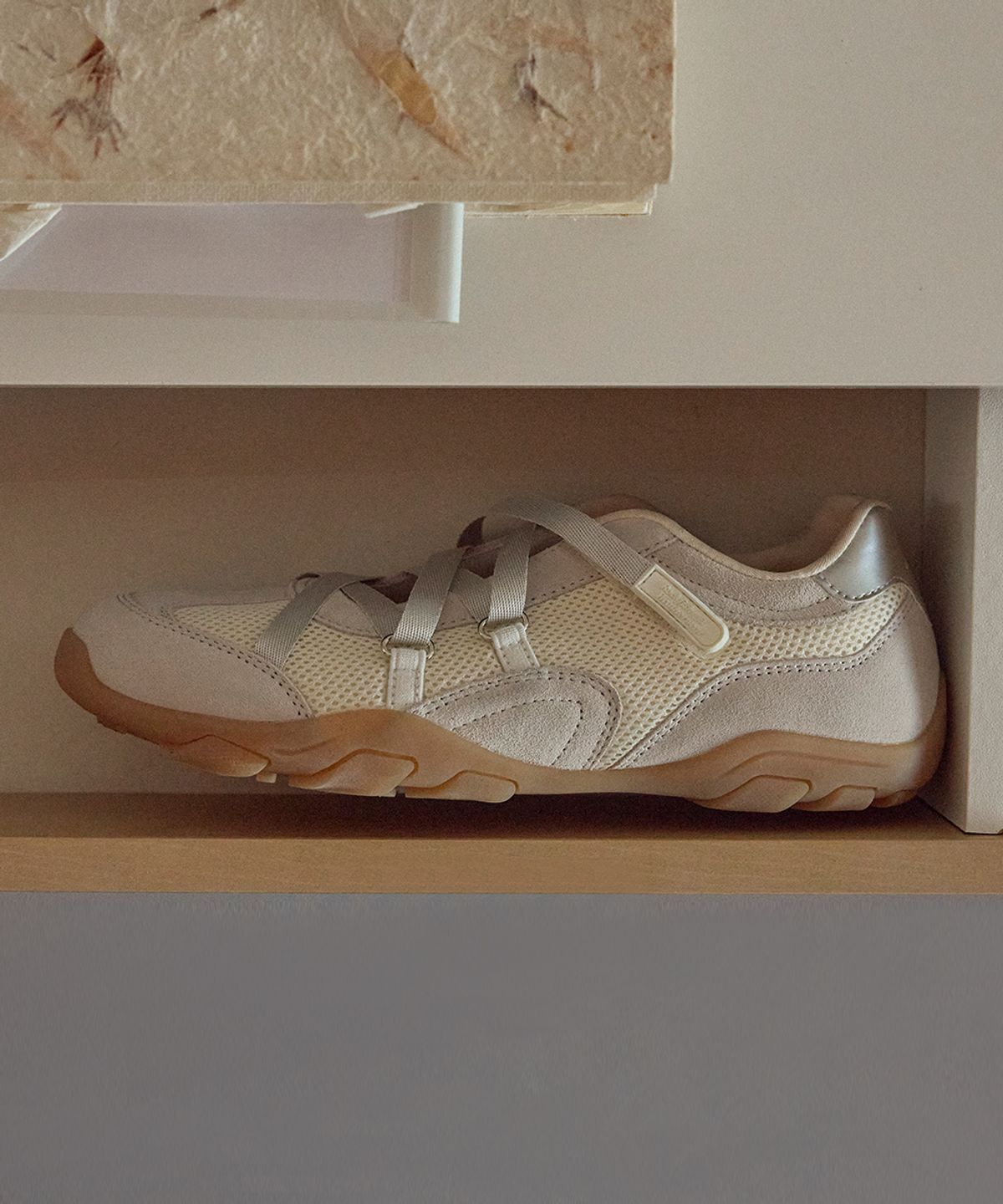 락피쉬웨더웨어(ROCKFISH WEATHERWEAR) ZANE X-STRAP SNEAKERS - CREAM