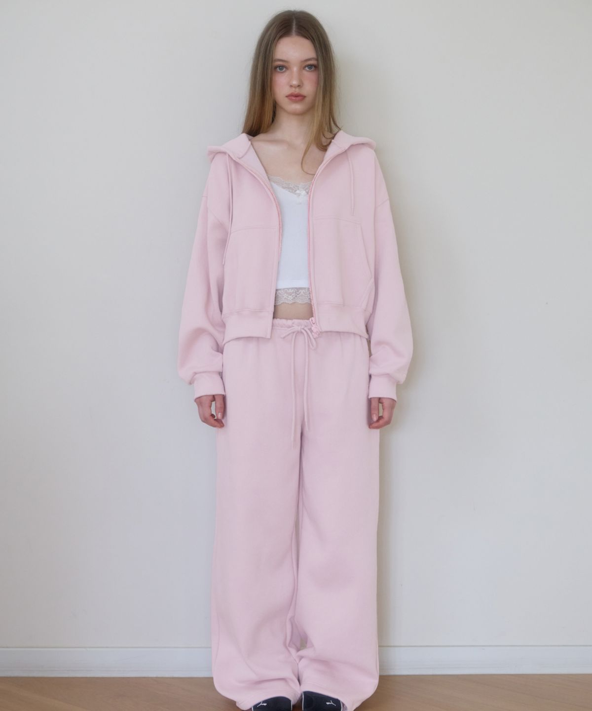 로제프란츠(ROSEFRANTZ) Rose Embroidery Hood Zip-up [Pink]