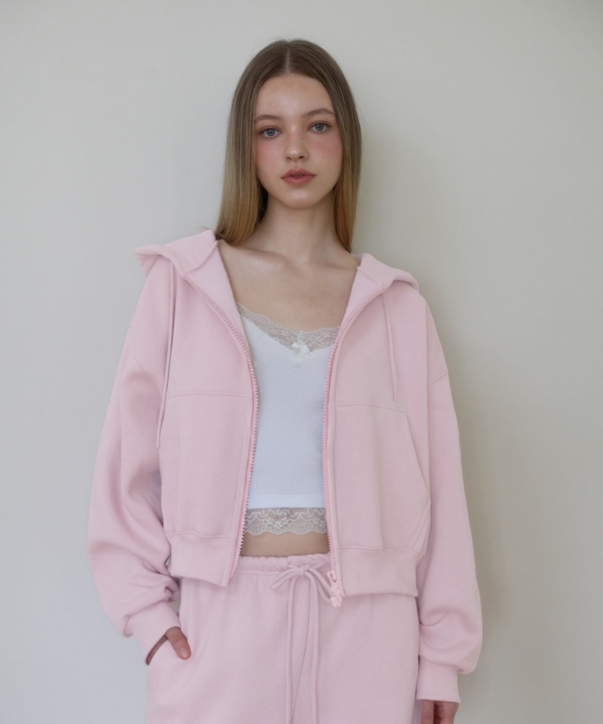 로제프란츠(ROSEFRANTZ) Rose Embroidery Hood Zip-up [Pink]