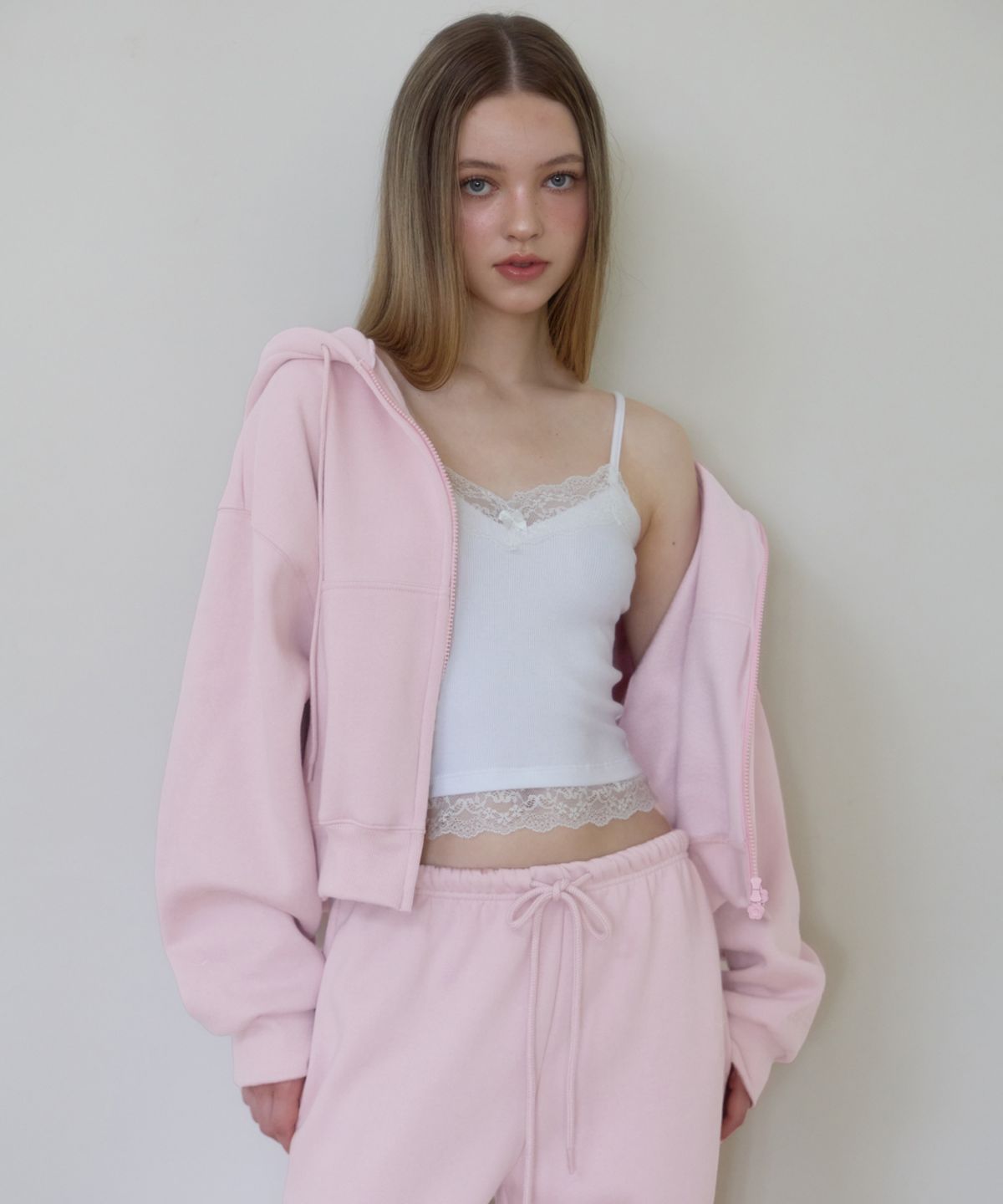 로제프란츠(ROSEFRANTZ) Rose Embroidery Hood Zip-up [Pink]