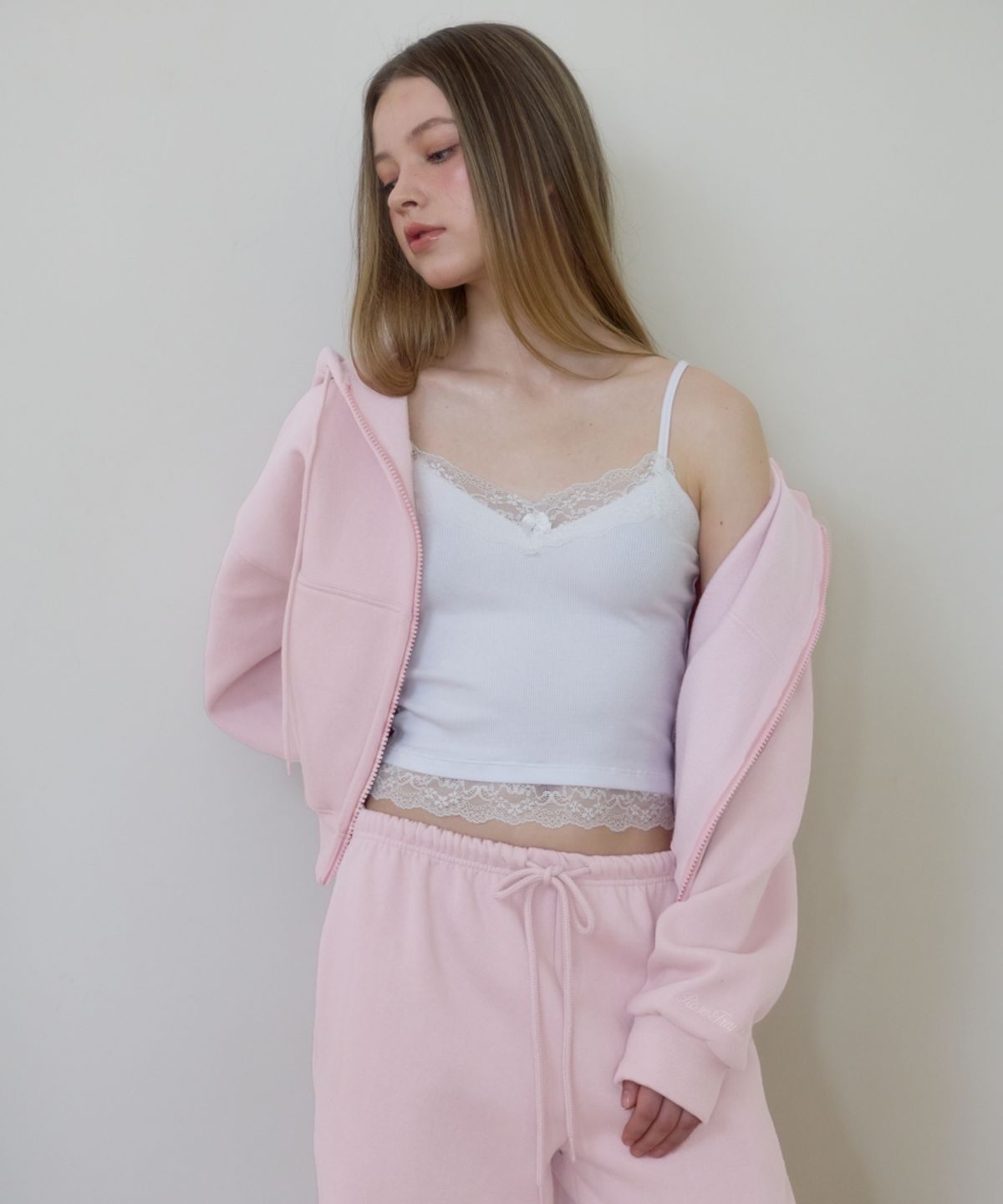 로제프란츠(ROSEFRANTZ) Rose Embroidery Hood Zip-up [Pink]