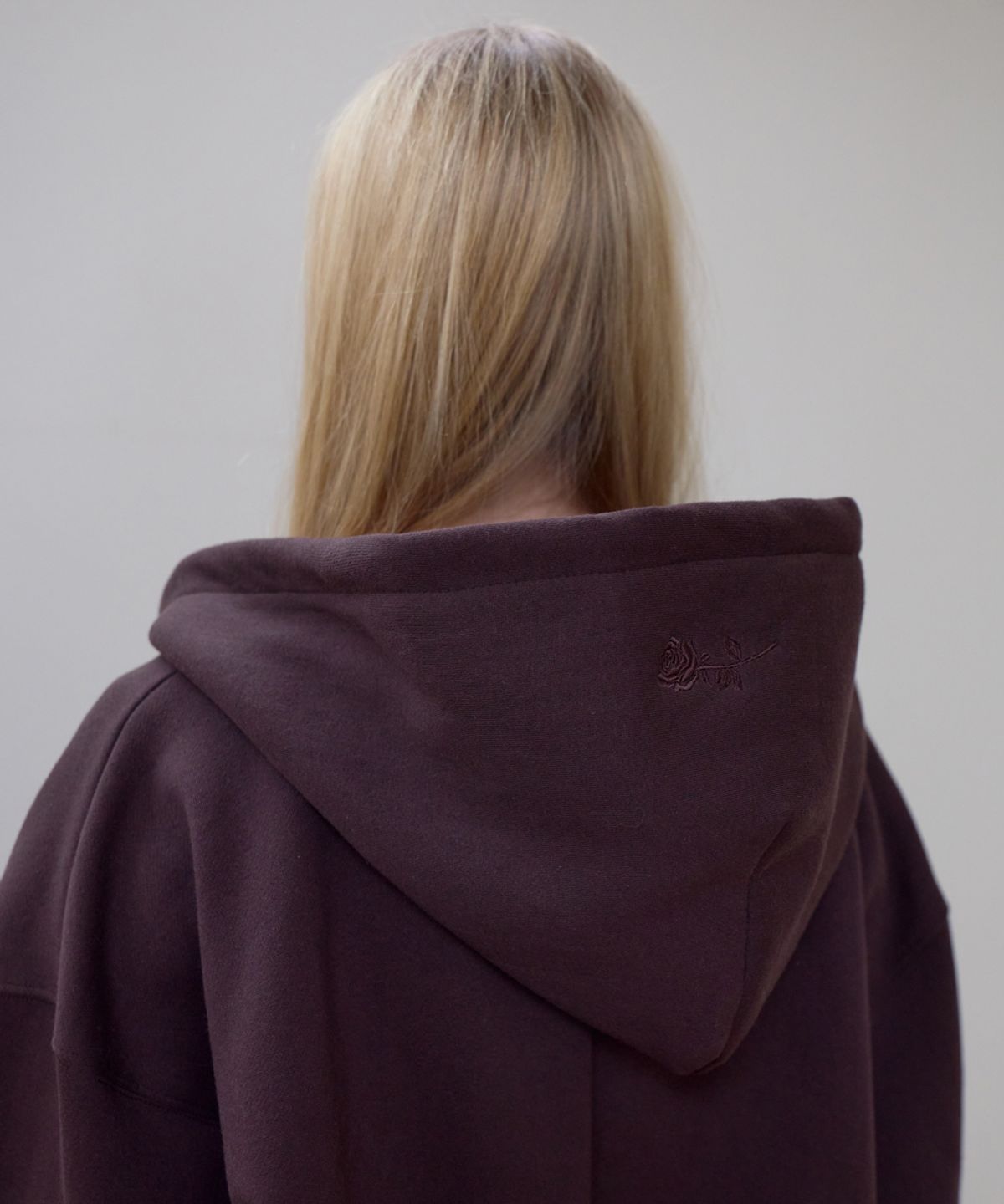로제프란츠(ROSEFRANTZ) Rose Embroidery Hood Zip-up [Brown]