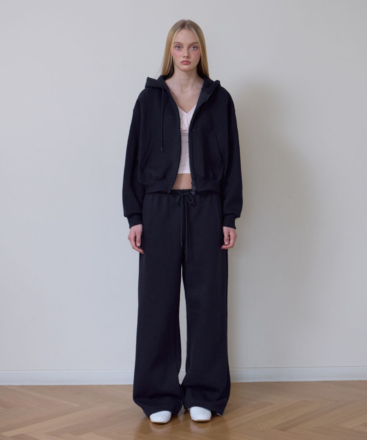 로제프란츠(ROSEFRANTZ) Rose Embroidery Hood Zip-up [Navy]