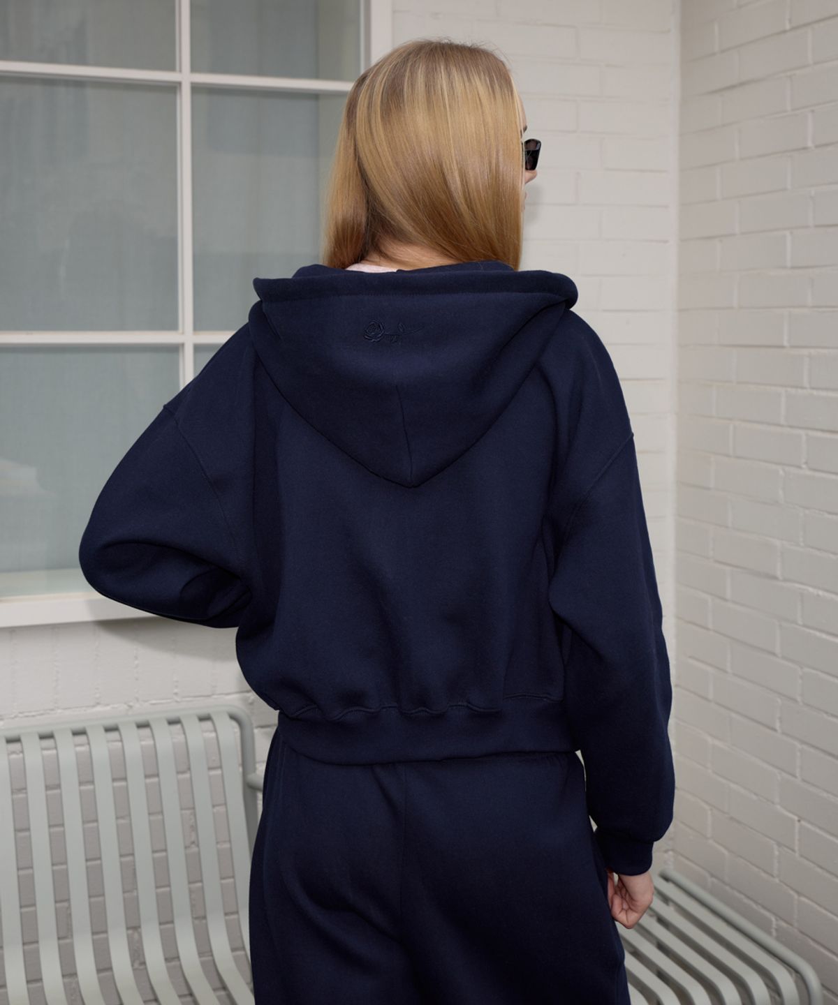 로제프란츠(ROSEFRANTZ) Rose Embroidery Hood Zip-up [Navy]