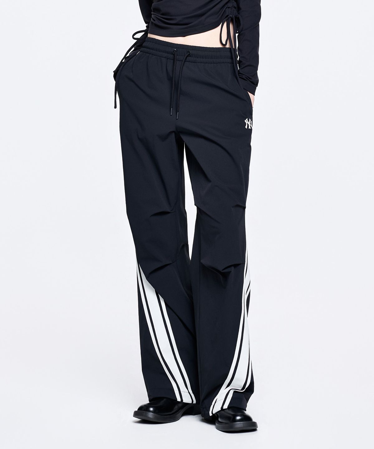 엠엘비(MLB) 바시티 스포티브 커브라인 와이드 팬츠 NY (Black)