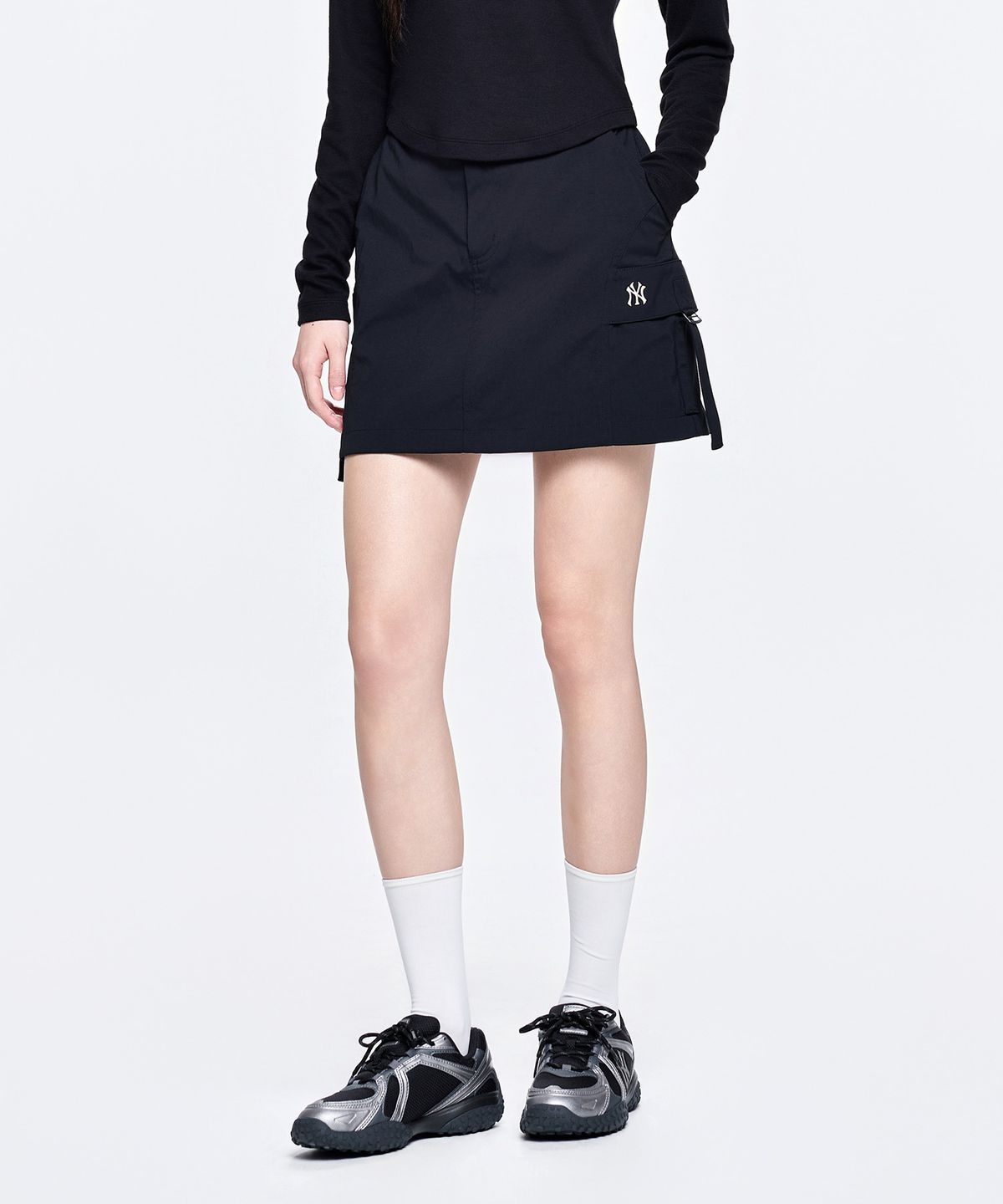 엠엘비(MLB) 여성 코튼터치 스트랩 카고 미니 스커트 NY (Black)