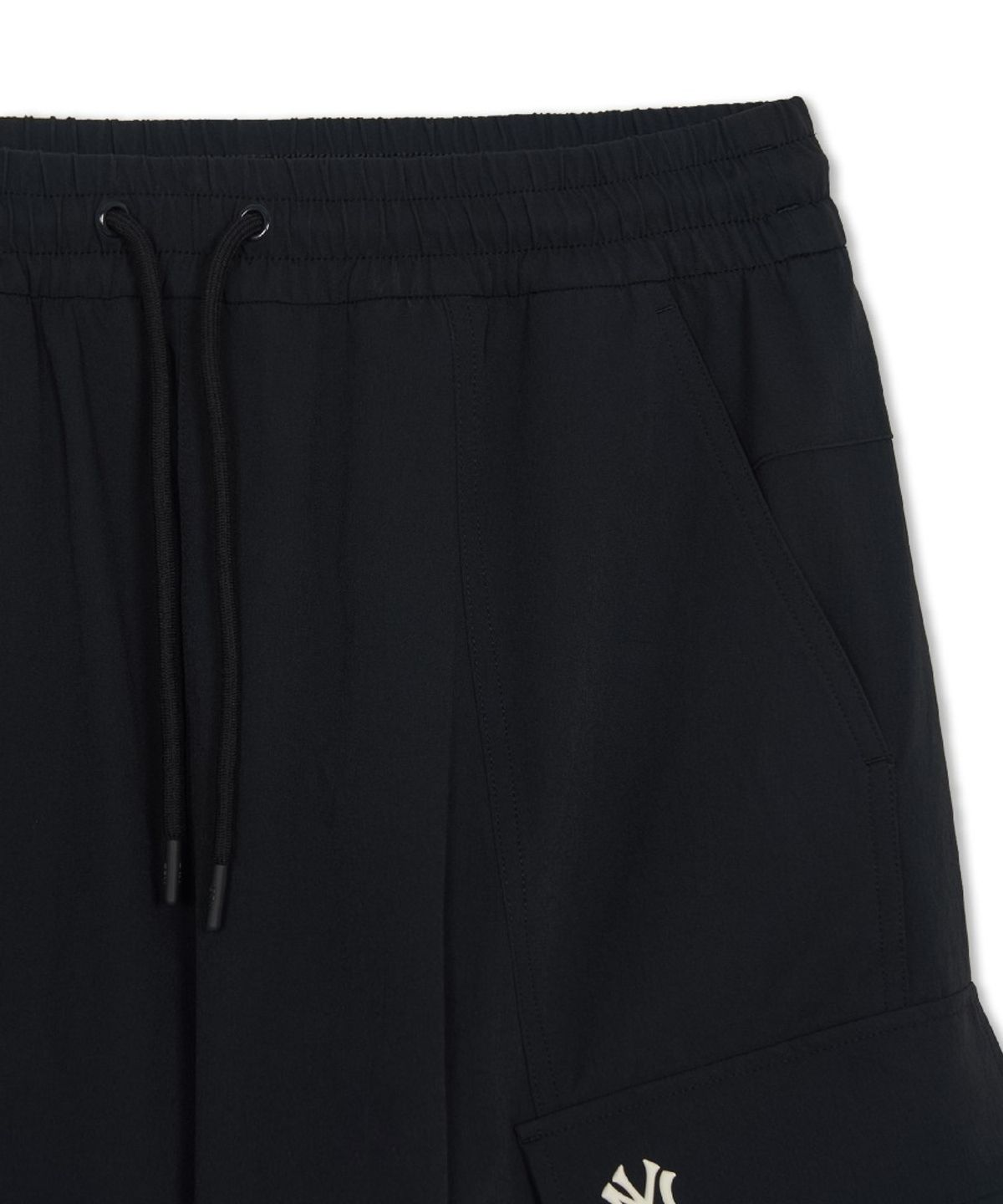 엠엘비(MLB) 고프코어 파라슈트 카고 와이드 팬츠 NY (Black)