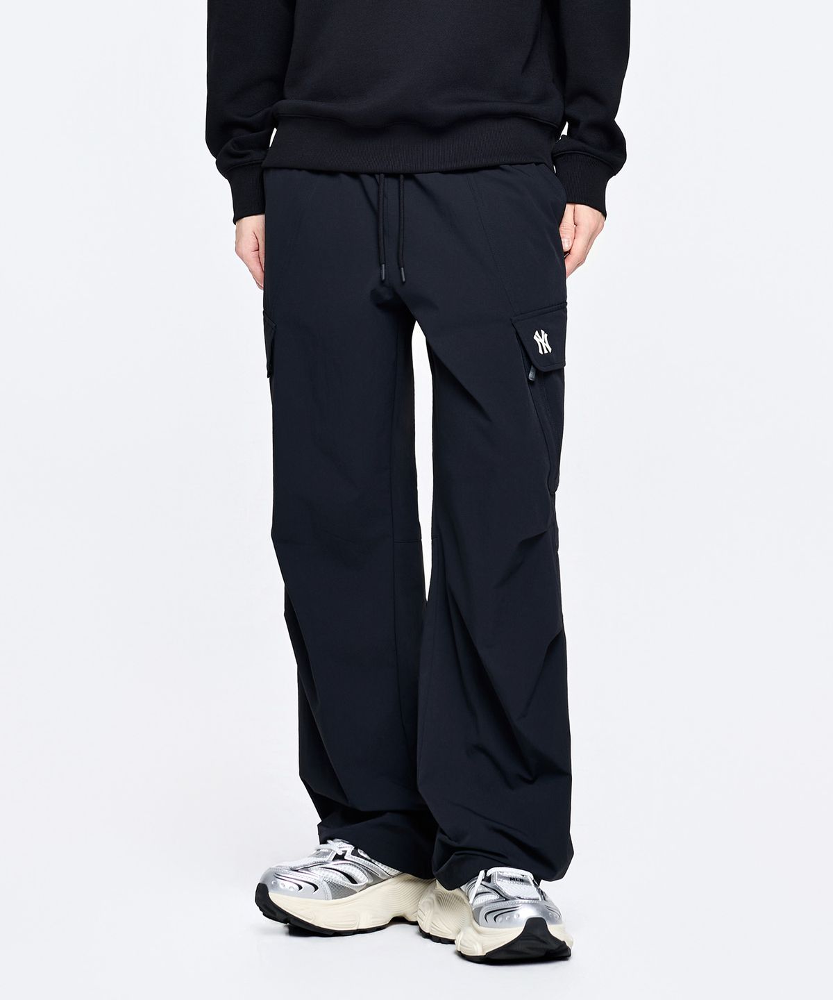 엠엘비(MLB) 고프코어 파라슈트 카고 와이드 팬츠 NY (Black)