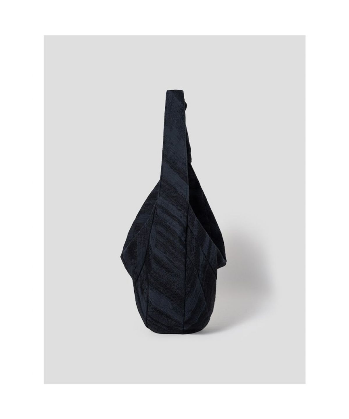 앙개(ANGGAE) Jacquard Knot Tube Bag (S)  Black