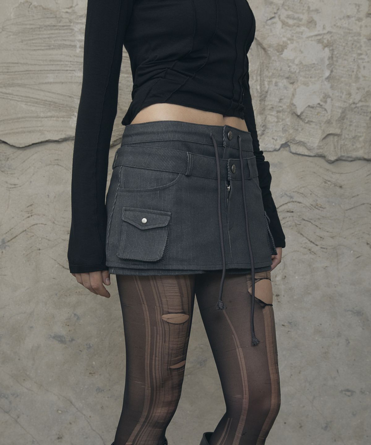 분트(VOONT) Double Waist Cargo Mini Skirt (CHARCOAL)