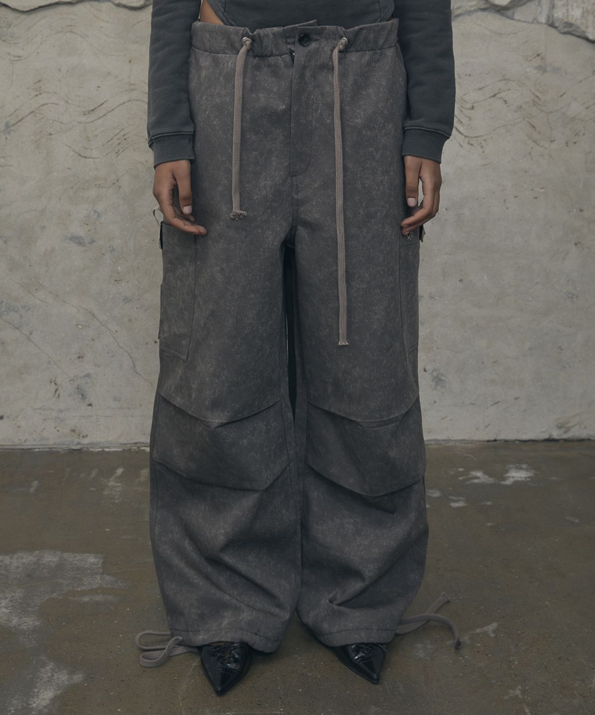 분트(VOONT) Ash Fade Wide Cargo Pants (KHAKI)