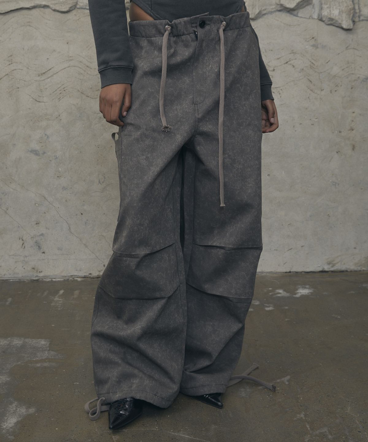 분트(VOONT) Ash Fade Wide Cargo Pants (KHAKI)