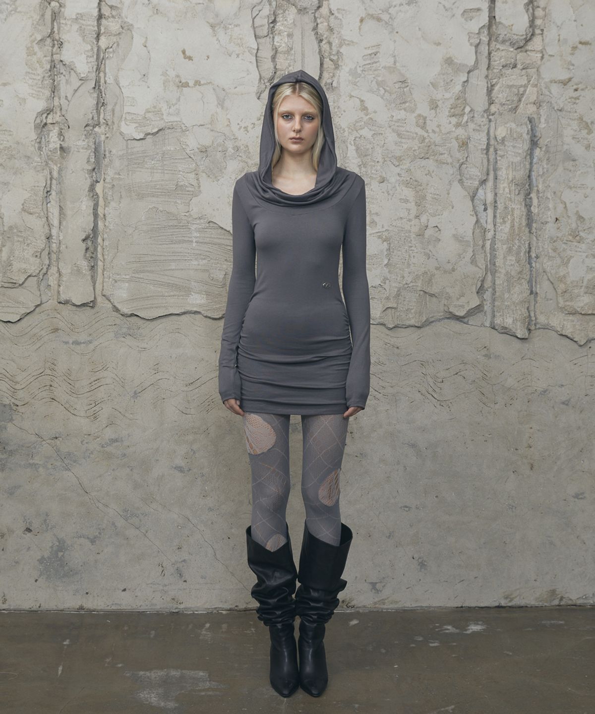 분트(VOONT) Drape Hood Mini Dress (CHARCOAL)