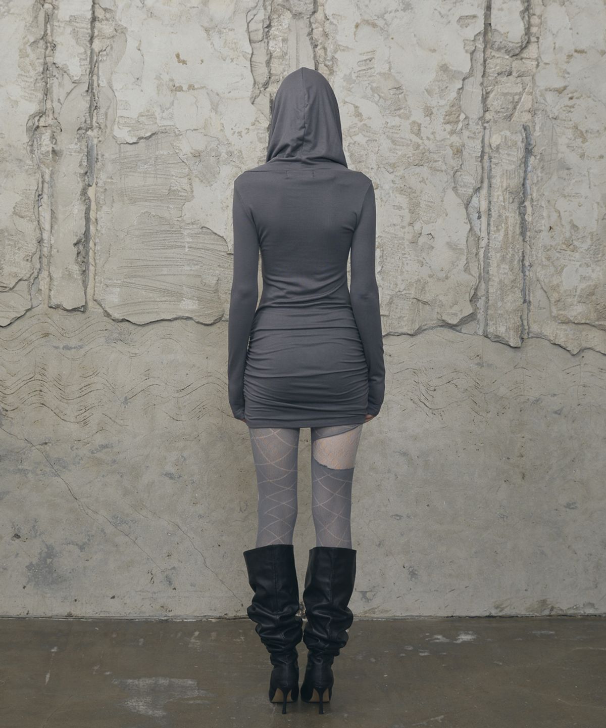 분트(VOONT) Drape Hood Mini Dress (CHARCOAL)