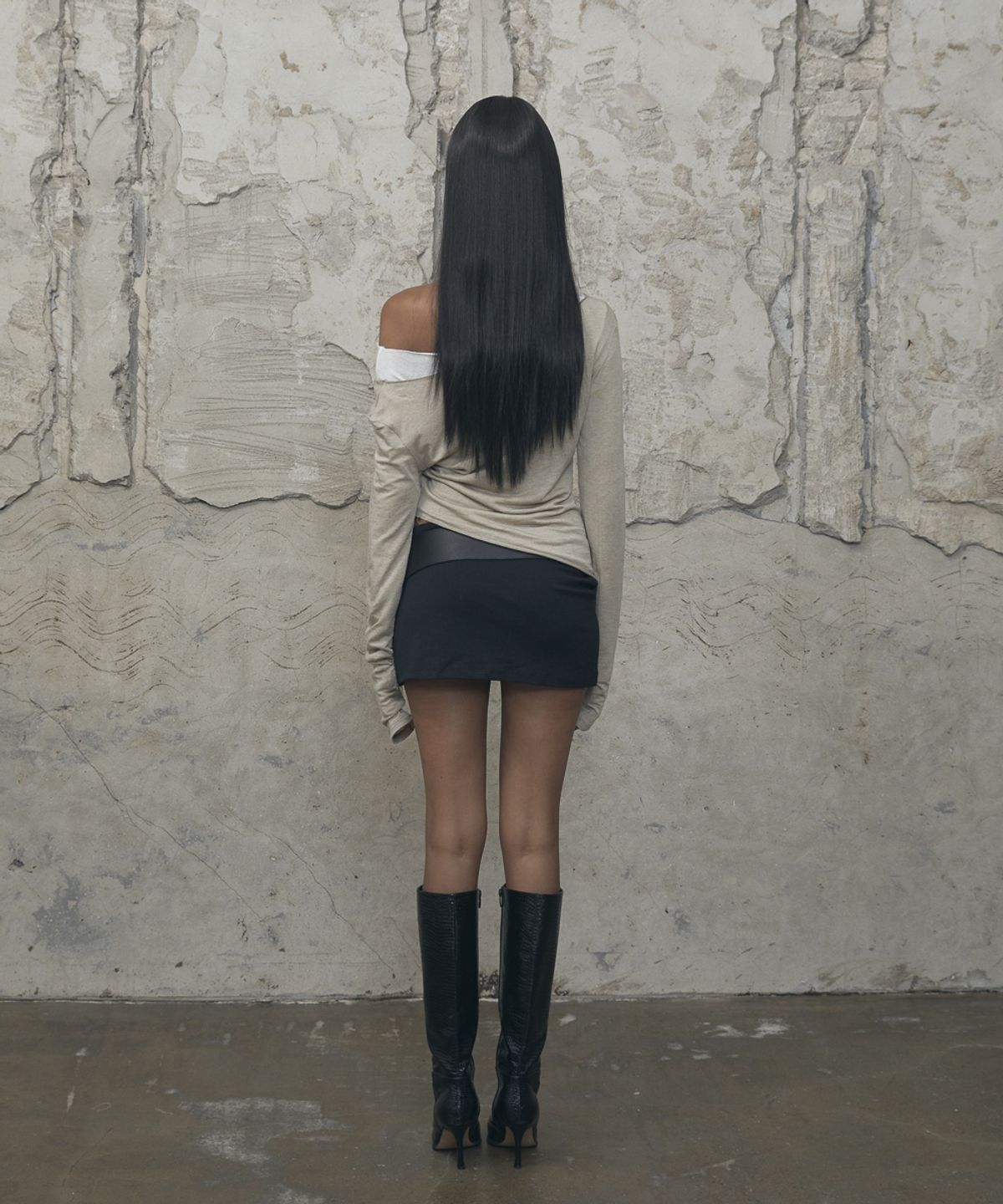 분트(VOONT) Lettuce Trim Long Sleeve (BEIGE)