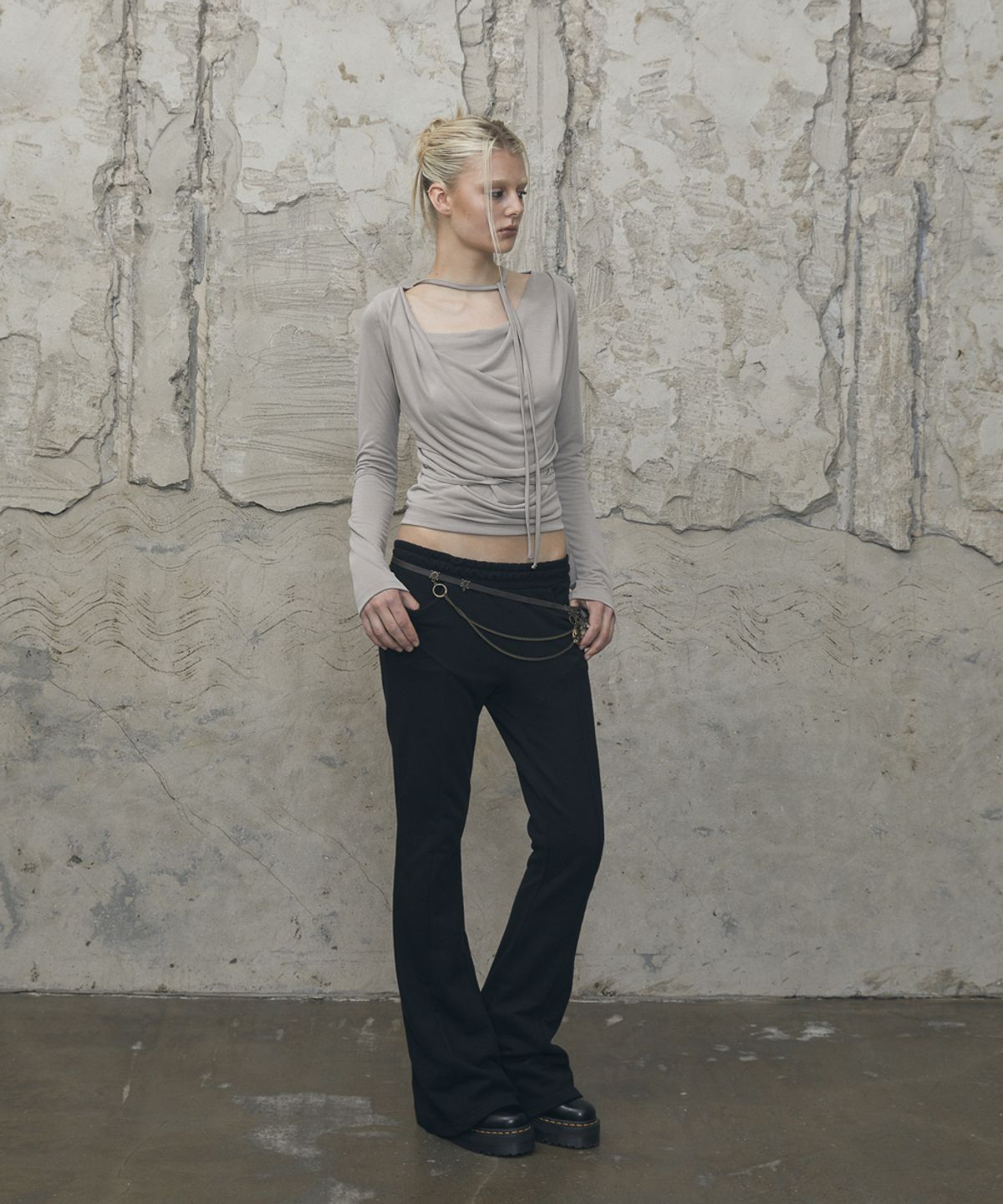 분트(VOONT) Drape Strap Tie Long Sleeve (BEIGE)