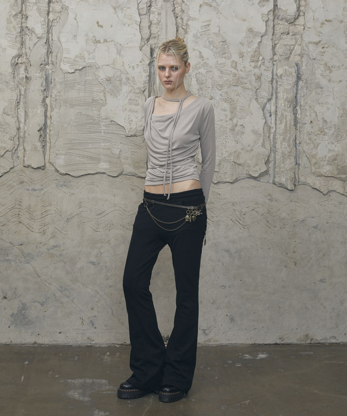 분트(VOONT) Drape Strap Tie Long Sleeve (BEIGE)