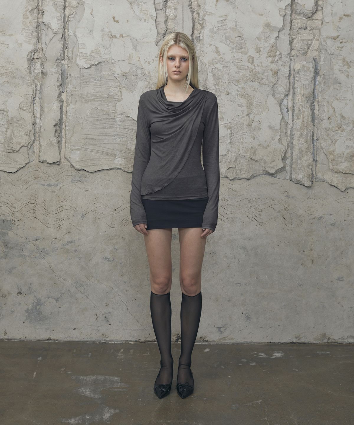 분트(VOONT) Fluid Cowl-Neck Long Sleeve (GRAY)