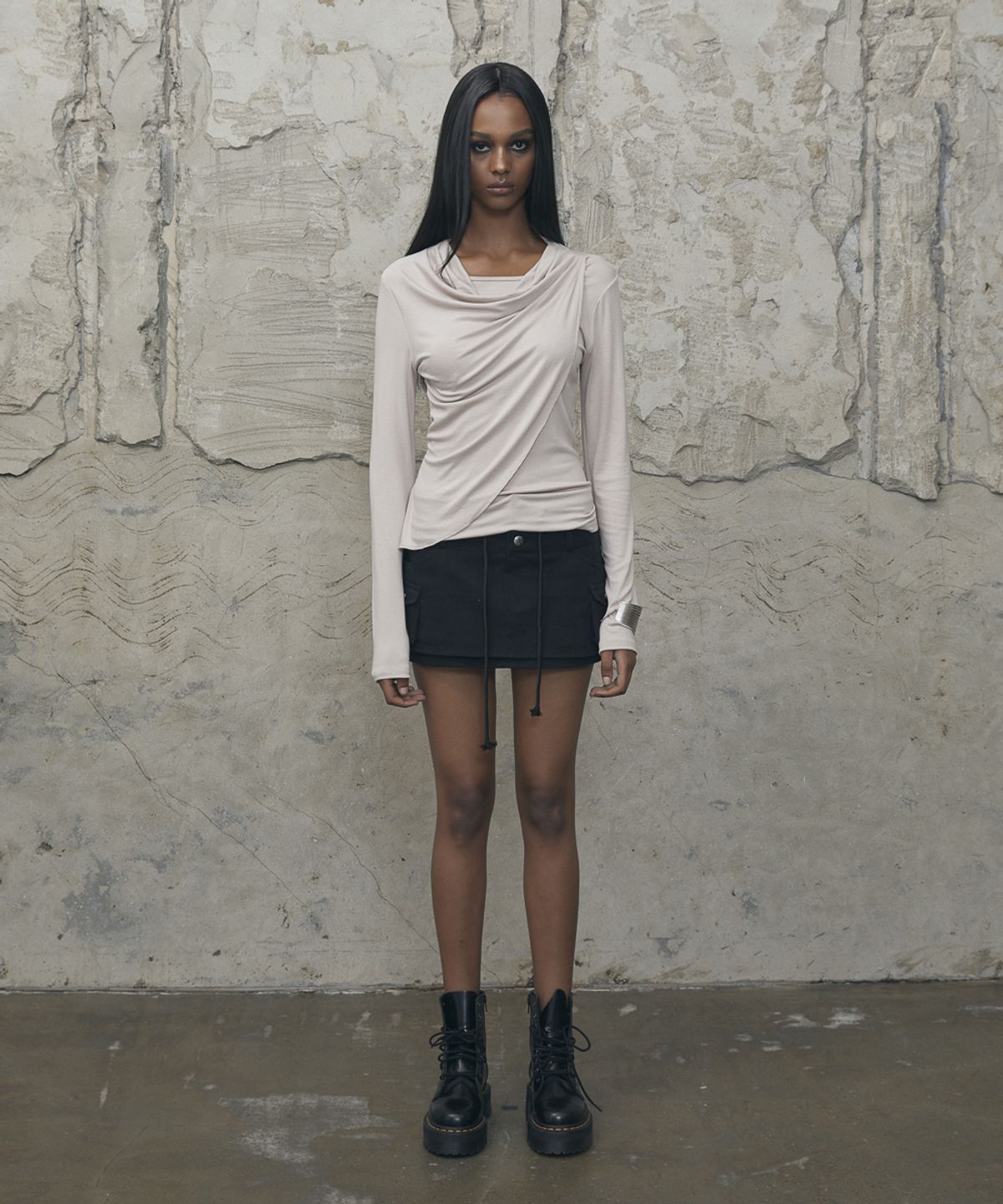 분트(VOONT) Fluid Cowl-Neck Long Sleeve (BEIGE)