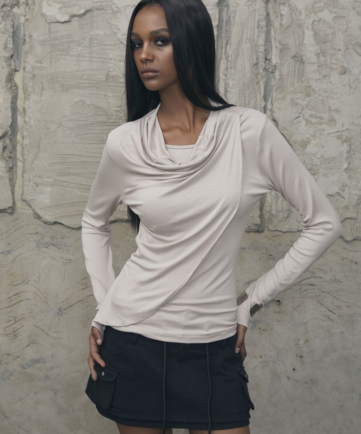 분트(VOONT) Fluid Cowl-Neck Long Sleeve (BEIGE)