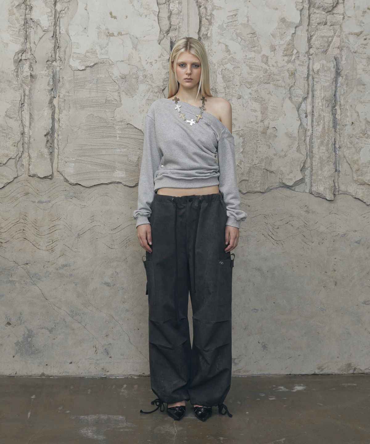 분트(VOONT) One-Shoulder Snap Sweatshirt (GRAY)