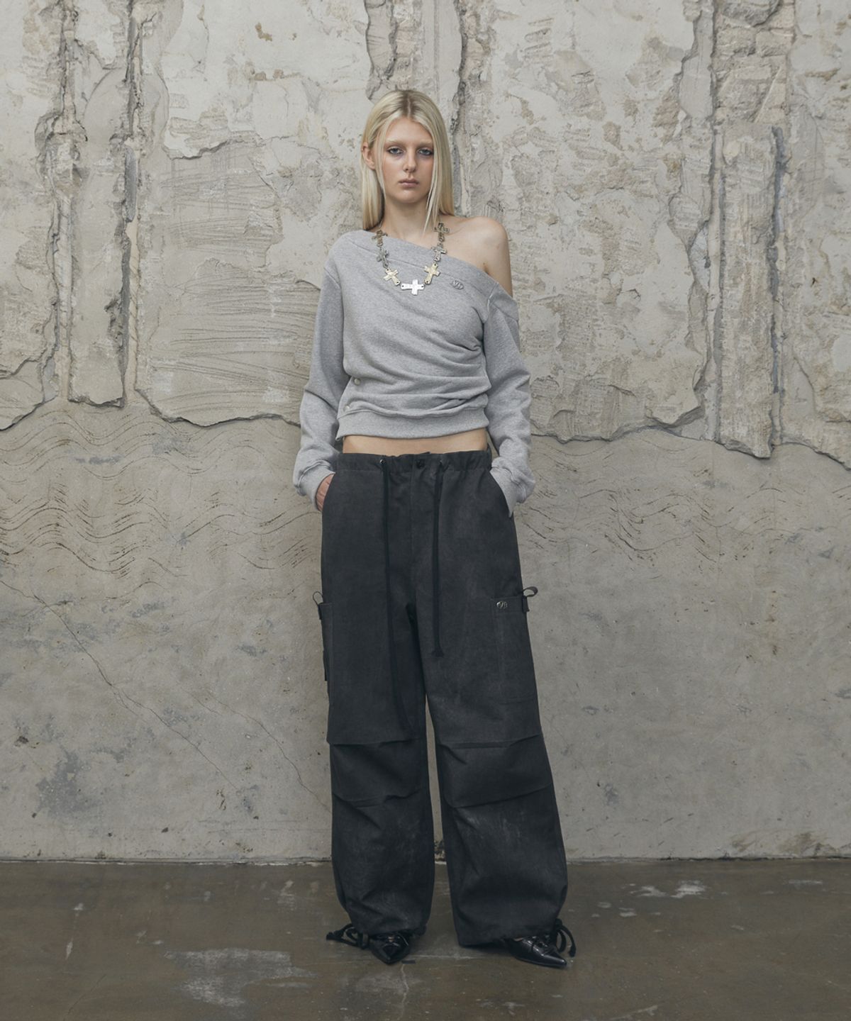 분트(VOONT) One-Shoulder Snap Sweatshirt (GRAY)