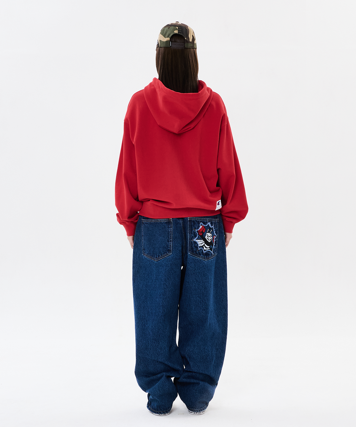 위캔더스(WKNDRS) WKNDRS x CHAMPION LOGO ZIP-UP HOODIE (RED)