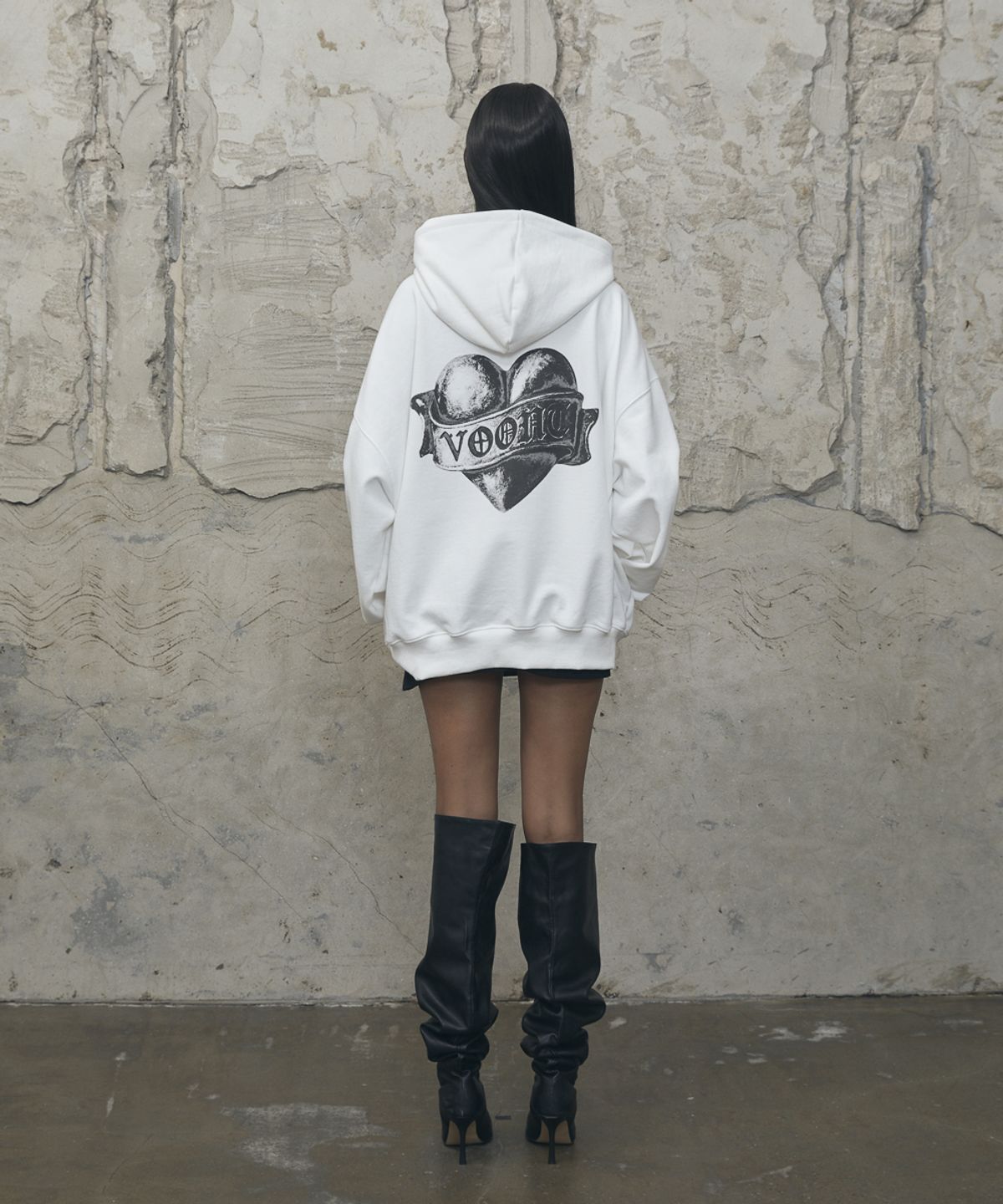 분트(VOONT) Metallic Heart Over-Fit Hoodie (IVORY)