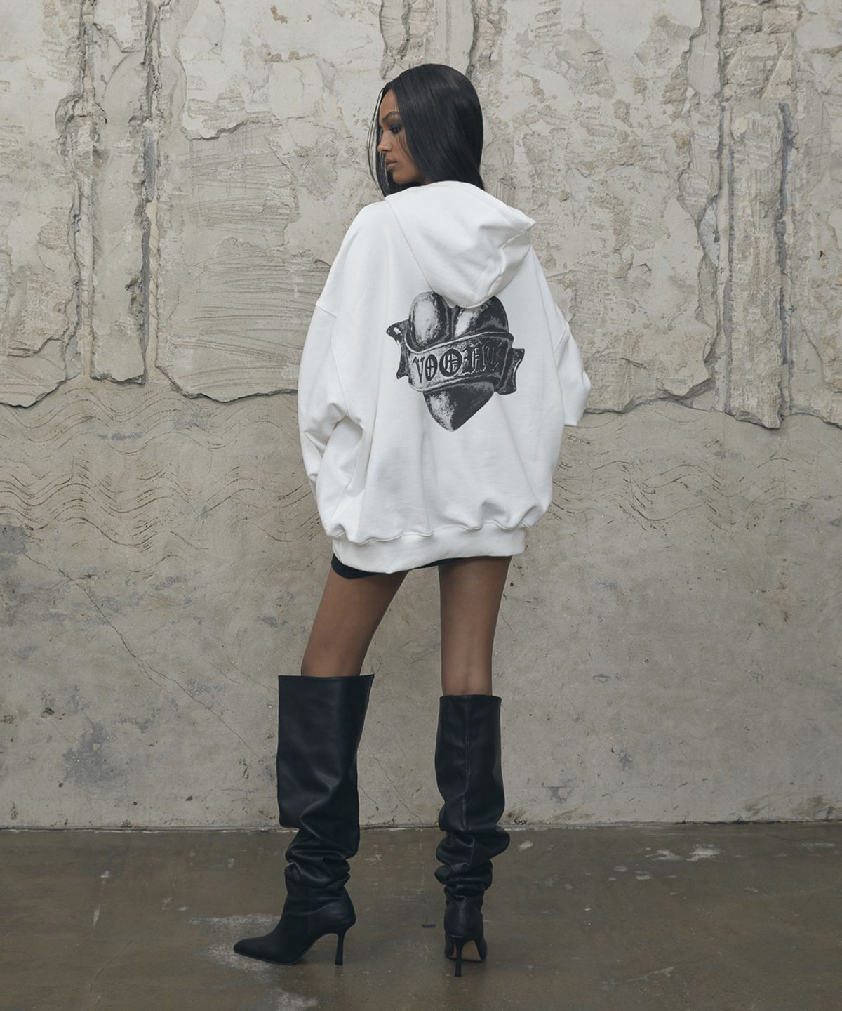 분트(VOONT) Metallic Heart Over-Fit Hoodie (IVORY)