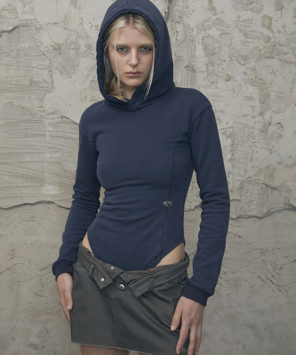 분트(VOONT) Slim-Fit Hood Bodysuit (NAVY)