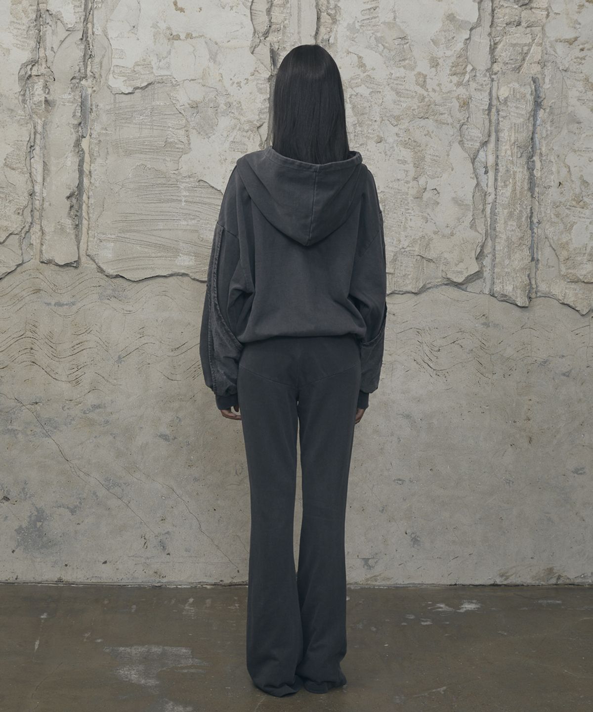 분트(VOONT) Fade Wash Utility Hood Zip-Up (CHARCOAL)