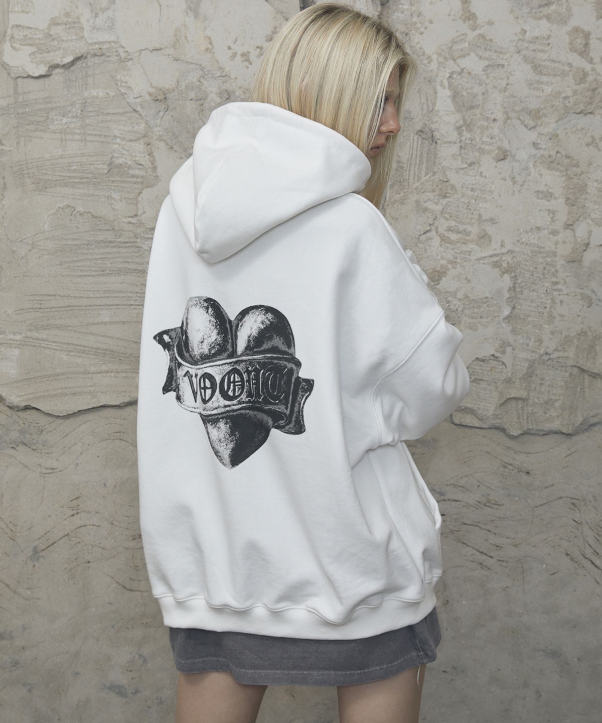 분트(VOONT) Metallic Heart Over-Fit Hood Zip-Up (IVORY)