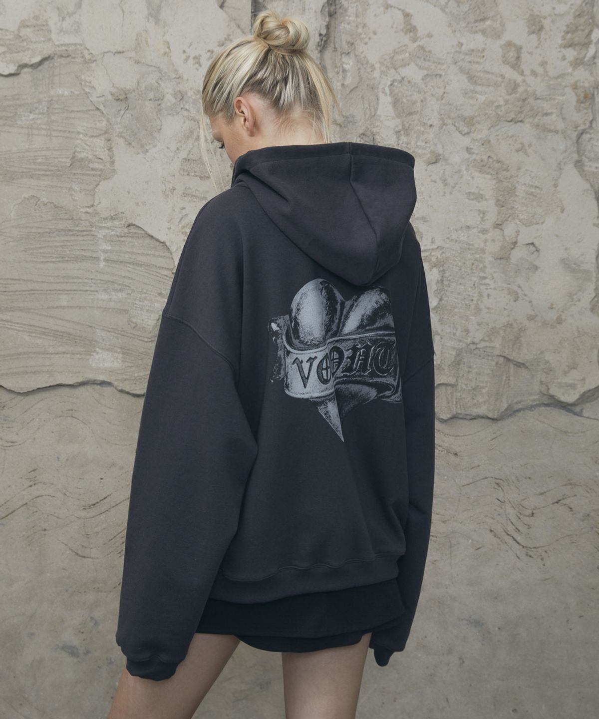 분트(VOONT) Metallic Heart Over-Fit Hood Zip-Up (CHARCOAL)