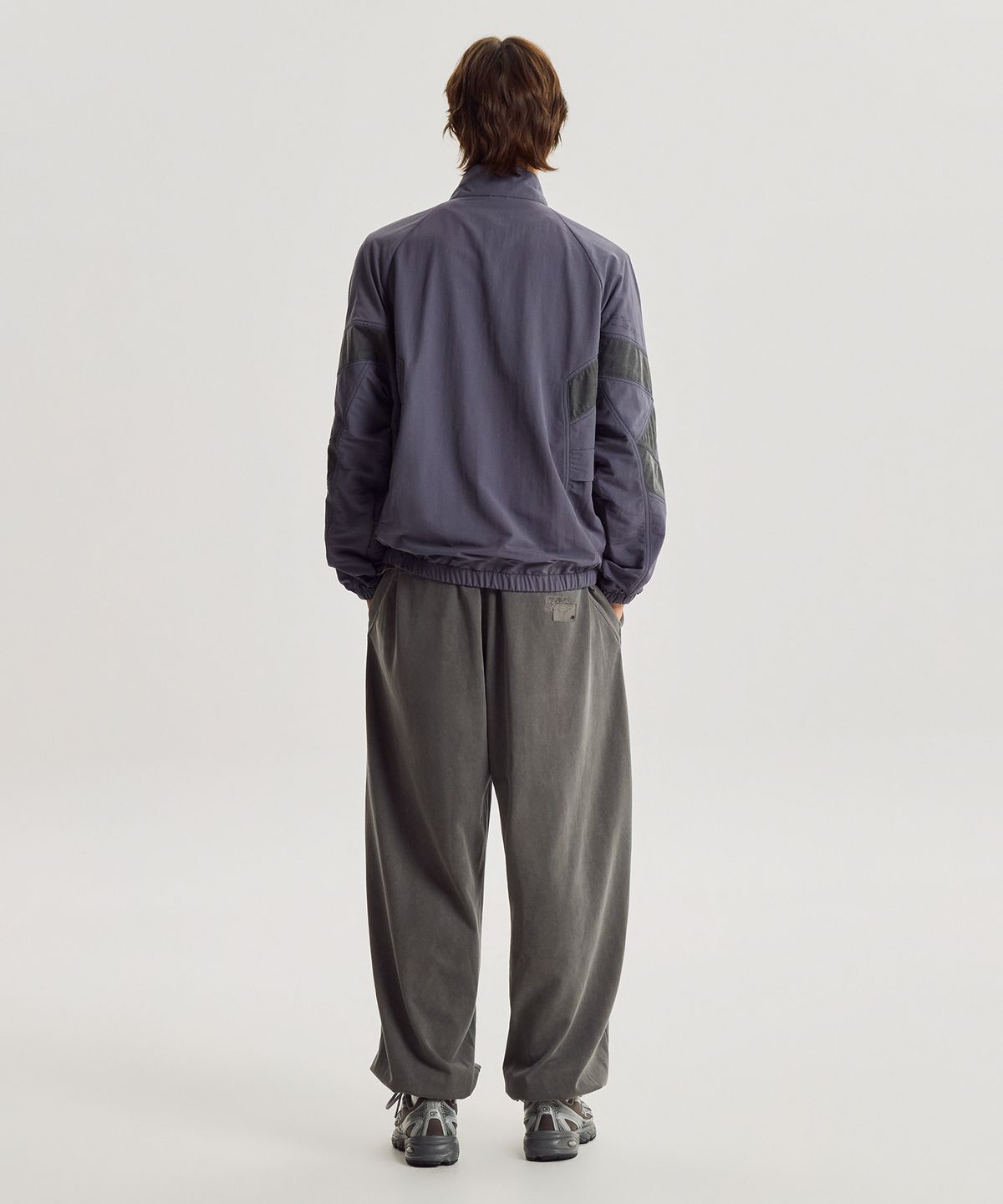 뉴발란스(NEW BALANCE) NBMLG31833 / UNI ESCAPE 다잉 스웻 오버핏 조거 팬츠 (CHARCOAL)