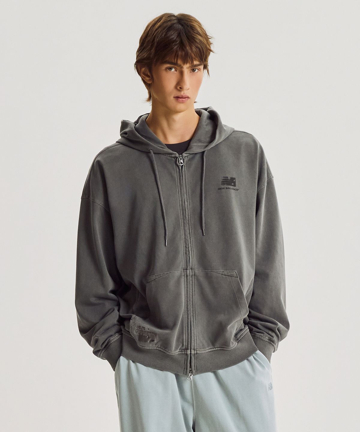 뉴발란스(NEW BALANCE) NBMDG31833 / UNI ESCAPE 다잉 후드집업 (CHARCOAL)