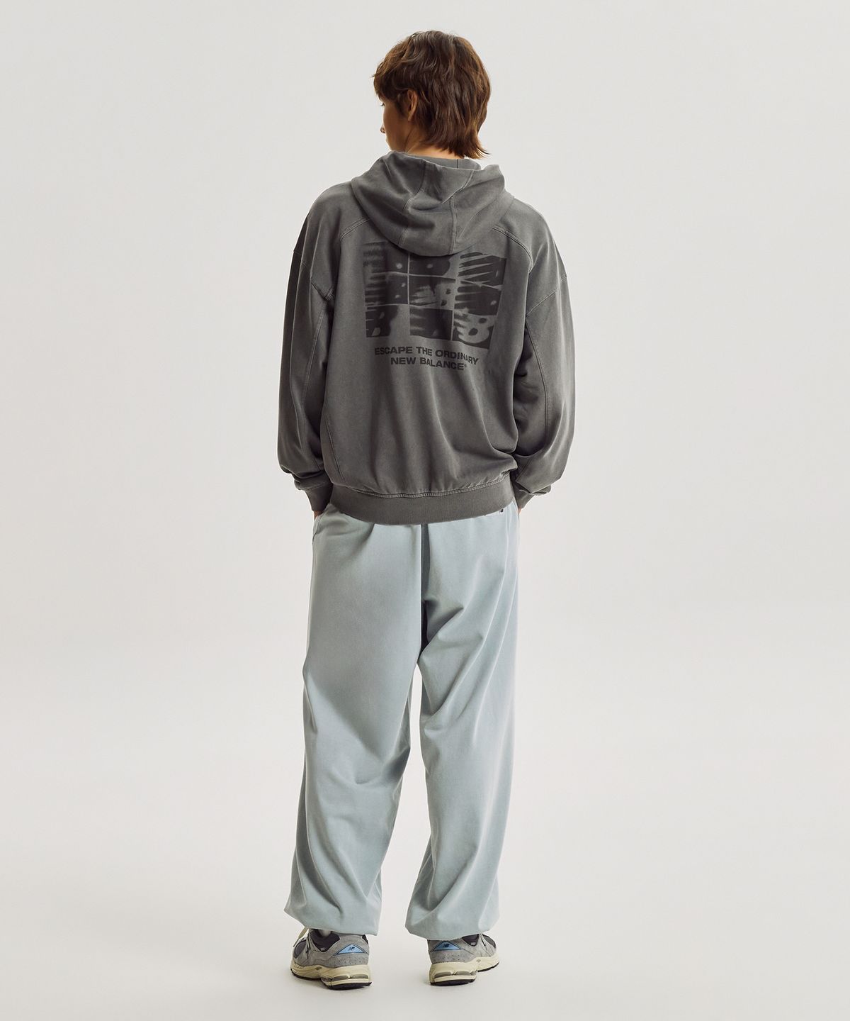 뉴발란스(NEW BALANCE) NBMDG31833 / UNI ESCAPE 다잉 후드집업 (CHARCOAL)