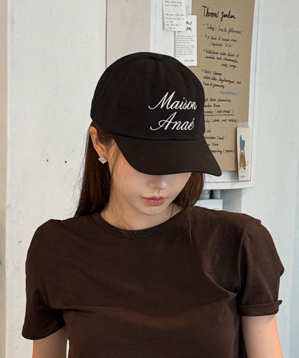 아나에(ANAE) SCRIPT CAP BLACK