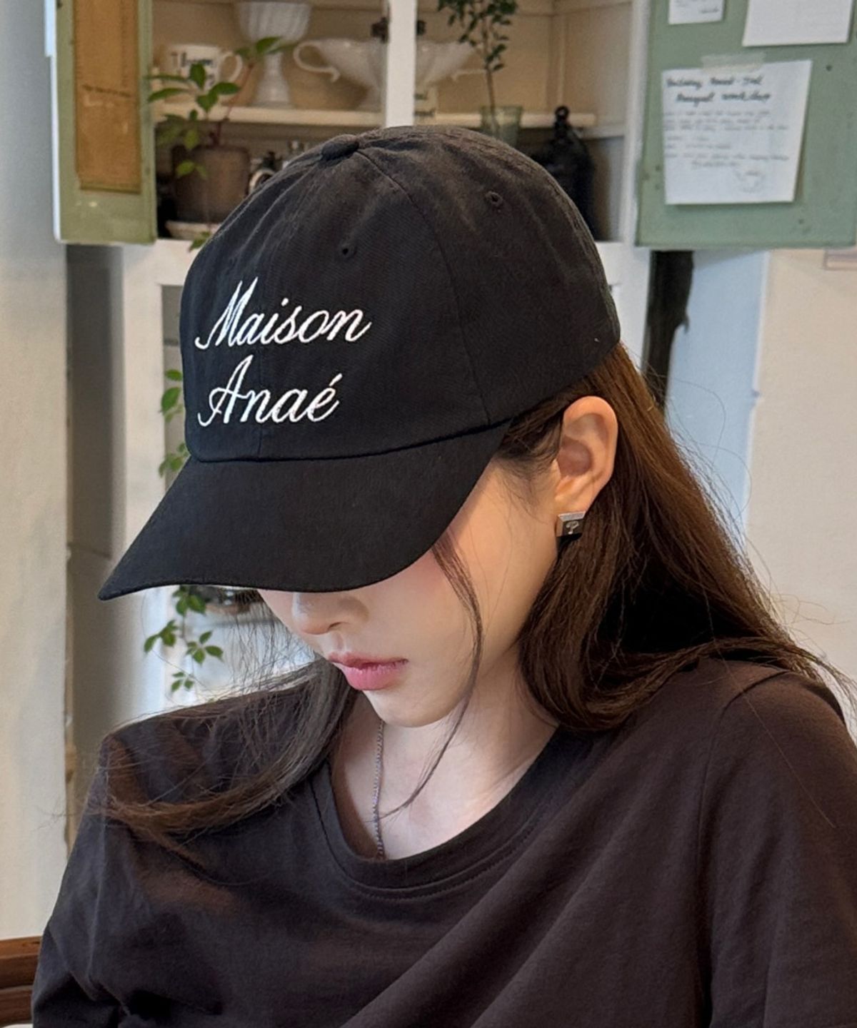 아나에(ANAE) SCRIPT CAP BLACK