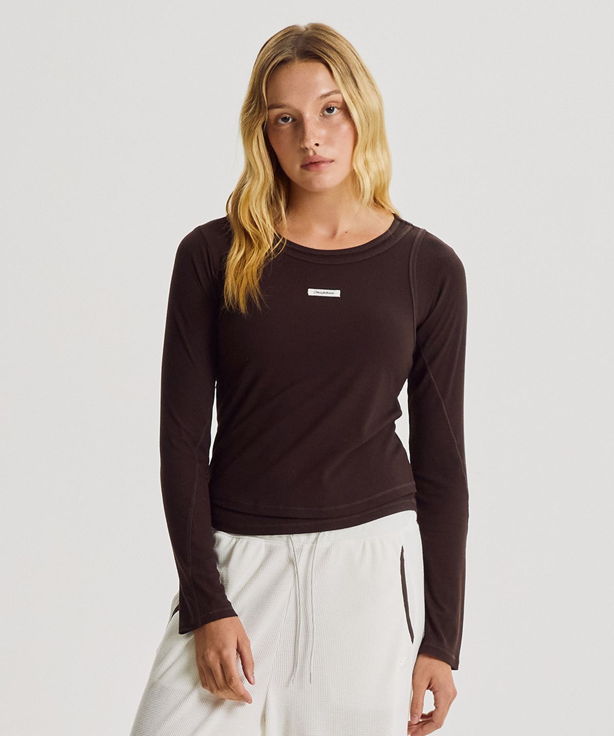 뉴발란스(NEW BALANCE) NBNDG3W822 / WOMEN AIRY 골지 레이어드 긴팔티 (BROWN)