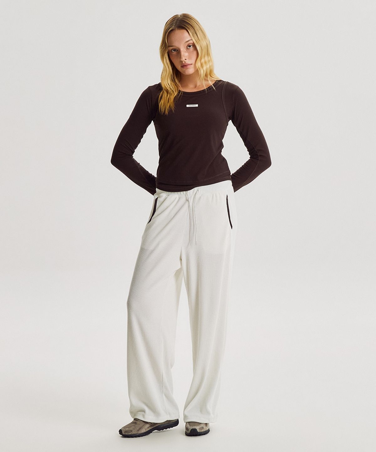 뉴발란스(NEW BALANCE) NBNDG3W822 / WOMEN AIRY 골지 레이어드 긴팔티 (BROWN)