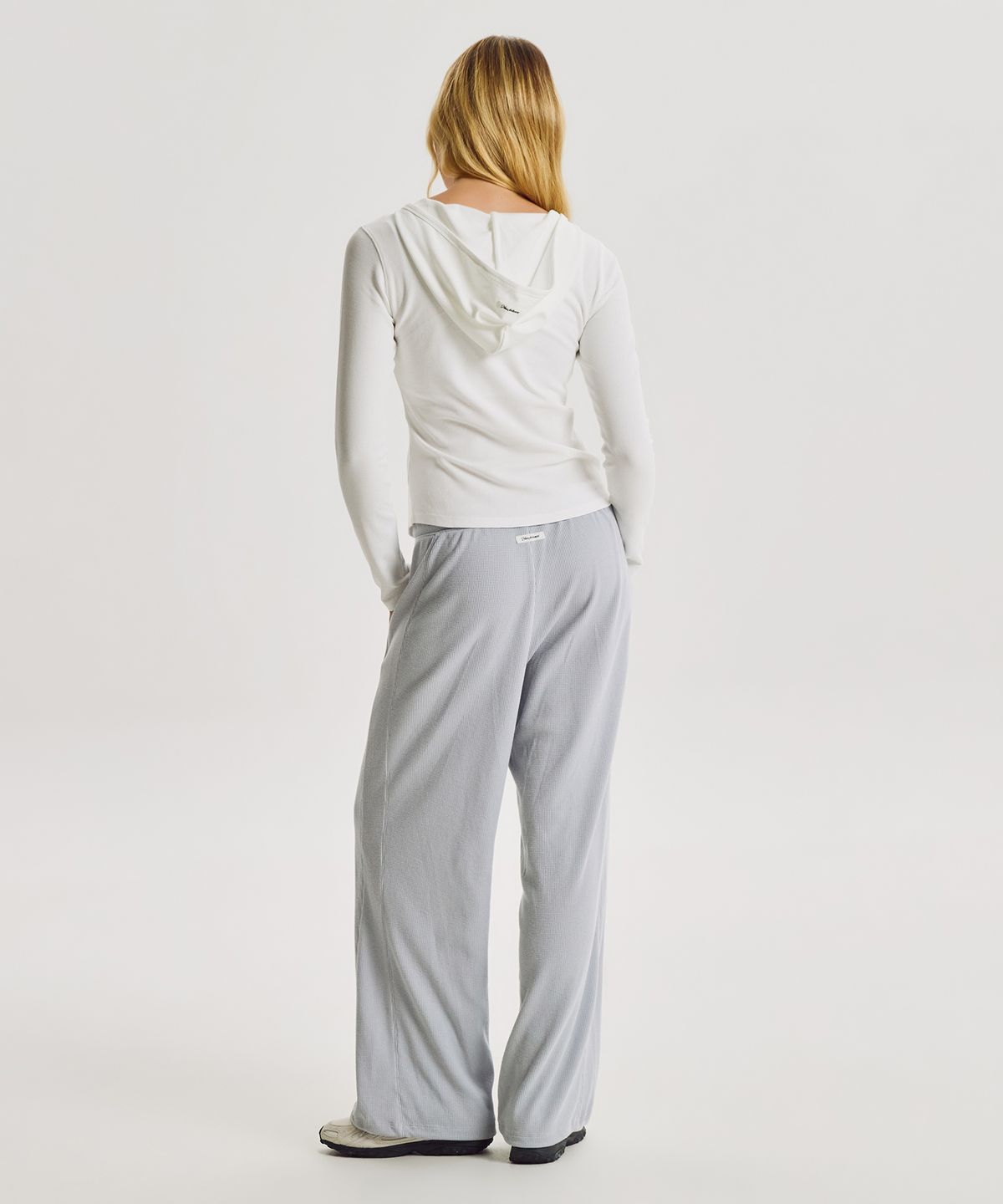 뉴발란스(NEW BALANCE) NBNDG3W812 / WOMEN AIRY 와플 후드 긴팔티 (CREAM)