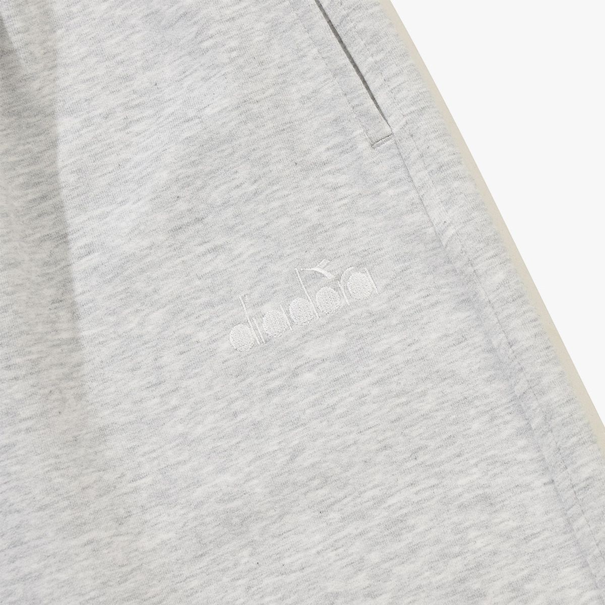 디아도라(diadora) 밸런스 배럴핏 스웻팬츠 우먼 MELANGE GREY