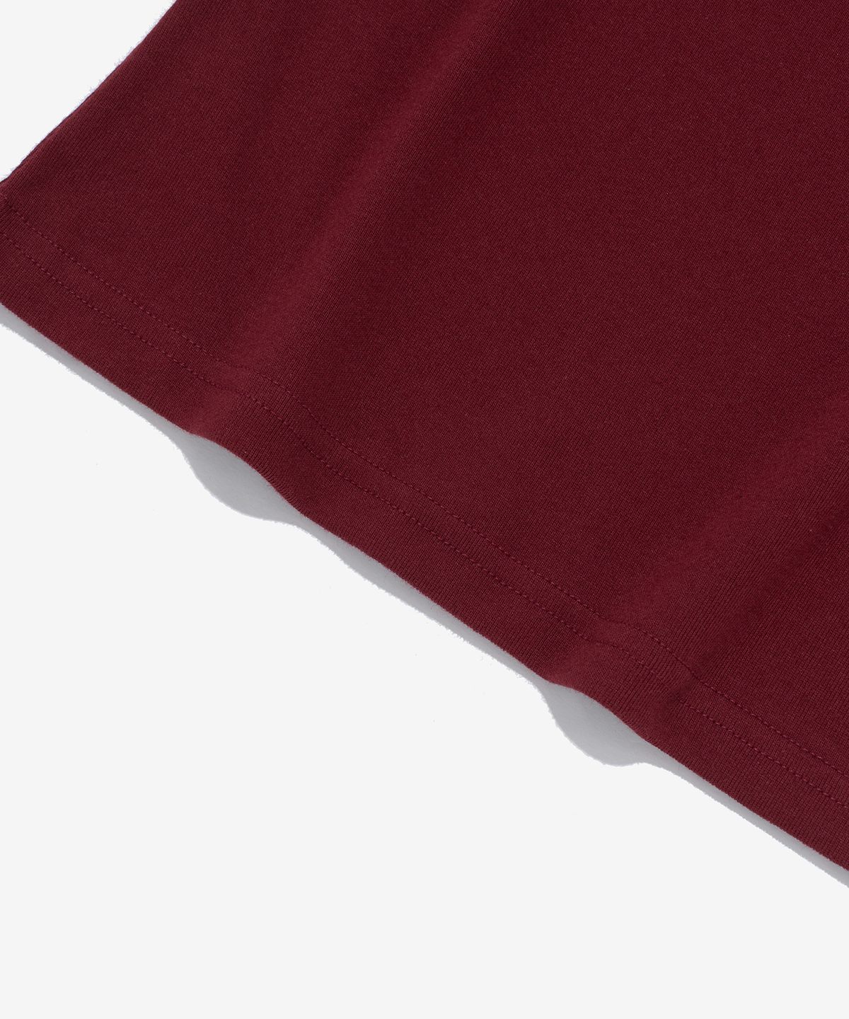 서울어패럴(SEOUL APPAREL) 스몰 버터플라이 로고 슬림 브이넥 반팔티셔츠 (와인)