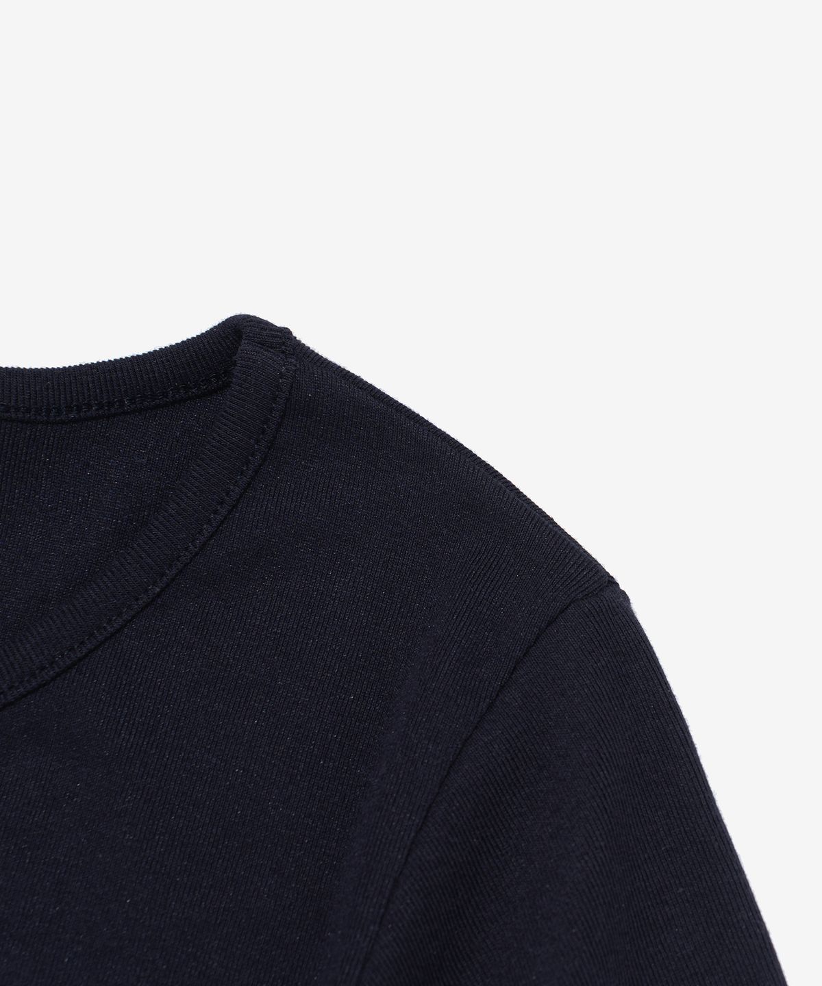 서울어패럴(SEOUL APPAREL) 스몰 버터플라이 로고 슬림 브이넥 반팔티셔츠 (네이비)