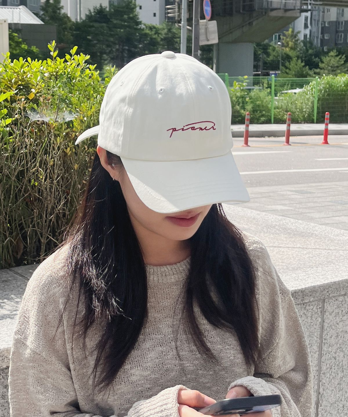 피아네르(PIANER) 피그먼트 레터링 볼캡 (크림)
