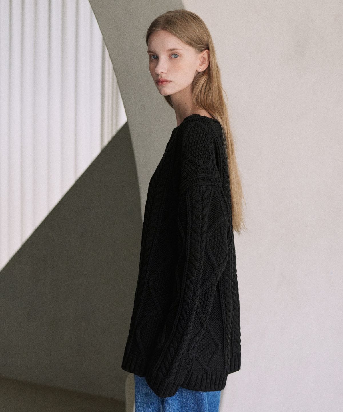 블레티(VLETI) Fisherman Cotton Boat-neck Loosefit Knit (black)