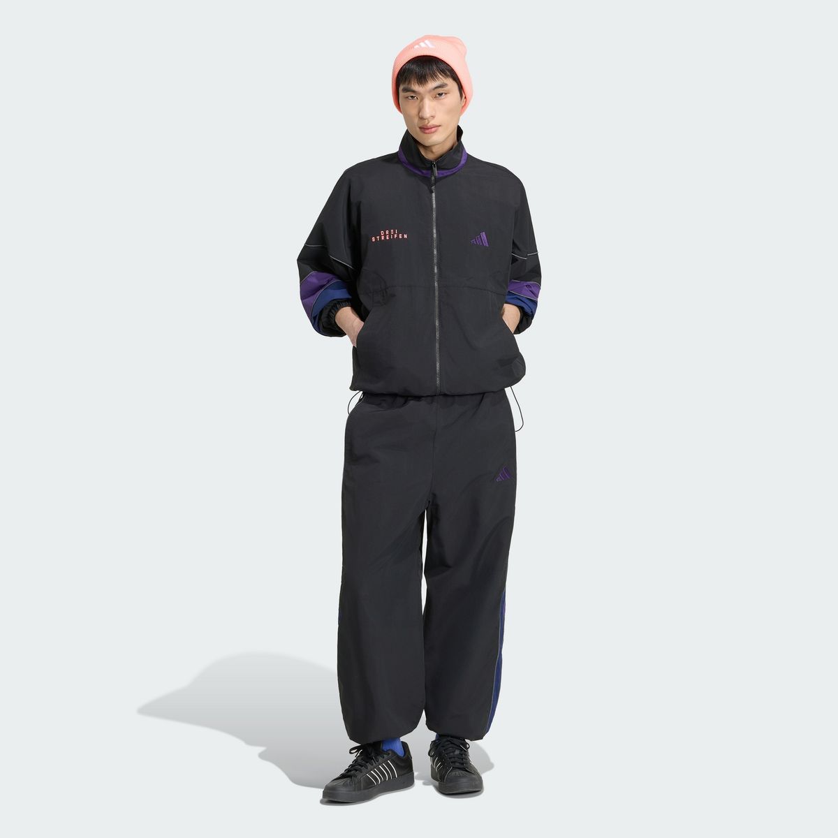 아디다스(ADIDAS) 브랜드 러브 루즈 핏 메쉬 라인드 우븐 재킷 KV5888