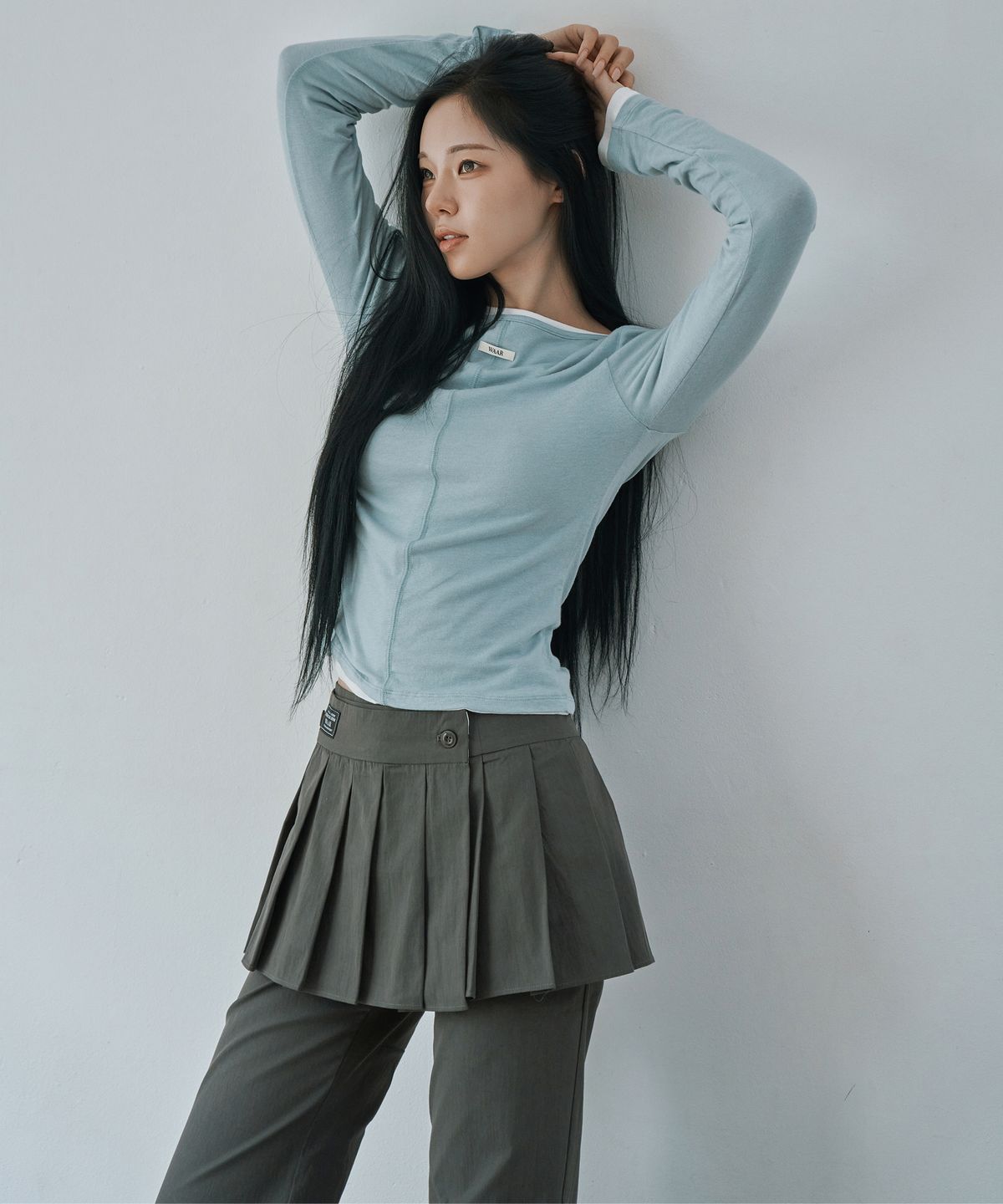 와르 포 우먼(WAARFORWOMAN) W1152 플리츠 레이어드 팬츠_차콜